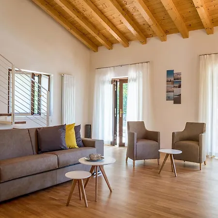 Locazione Turistica Mare Azzurro-1 *